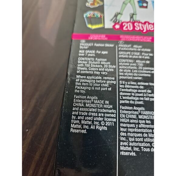 RARE HTF 1st Edition 2011 Monster High Fashion Sticker Stylist Activity Book - Picture 3 of 11